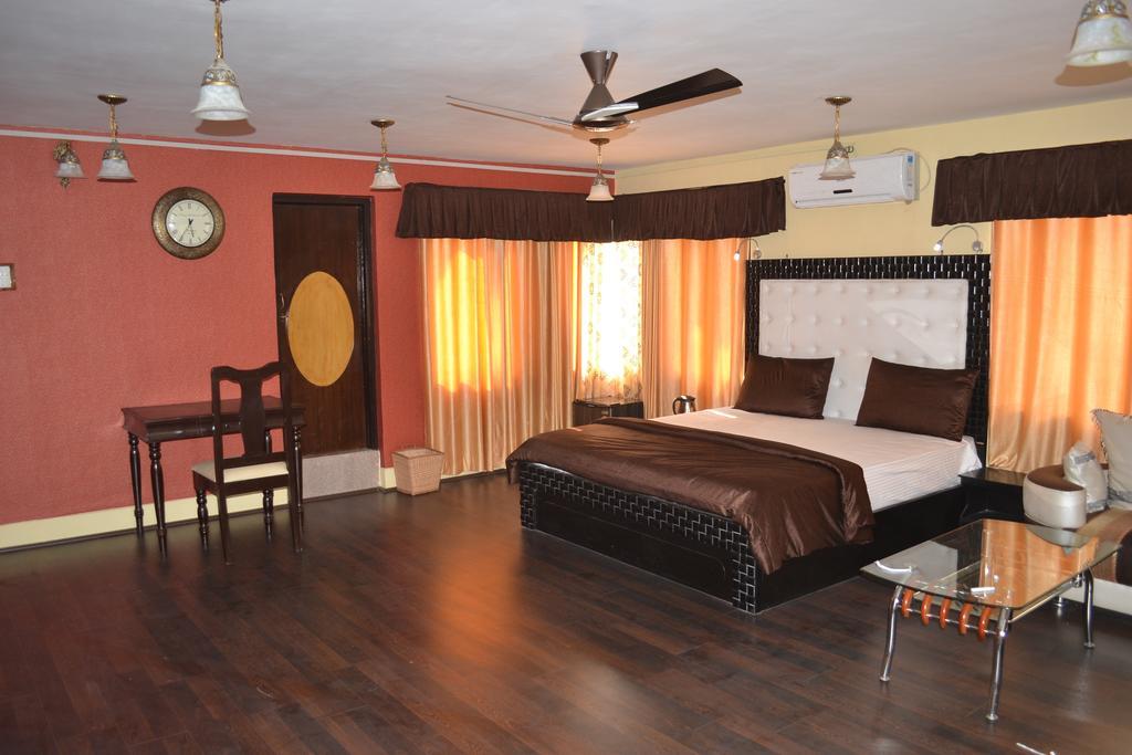 Urban Inn Srinagar Room photo