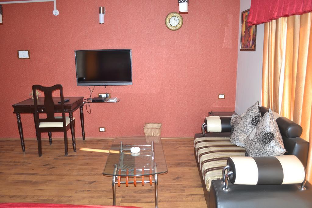 Urban Inn Srinagar Room photo